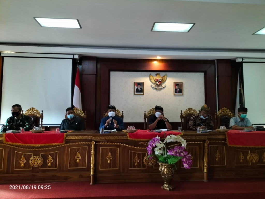 Sosialisasi, Edukasi Penanggulangan Covid 19 di Kecamatan petang